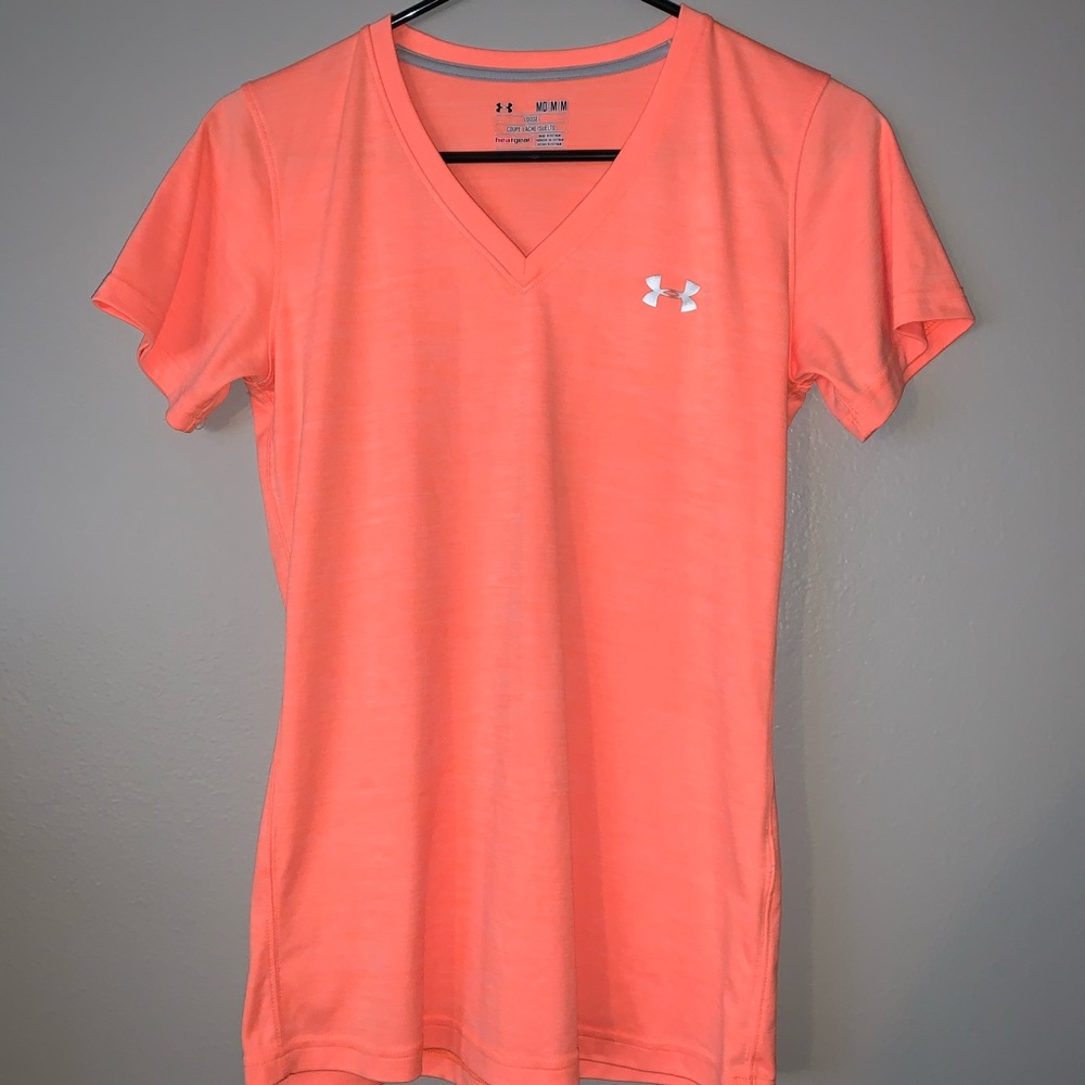 ✨3/$15✨Women’s Under Armour Workout Top